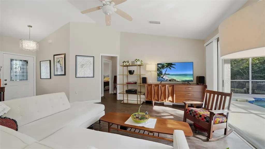 4668 Hamlets Grove Drive Sarasota FL 34235