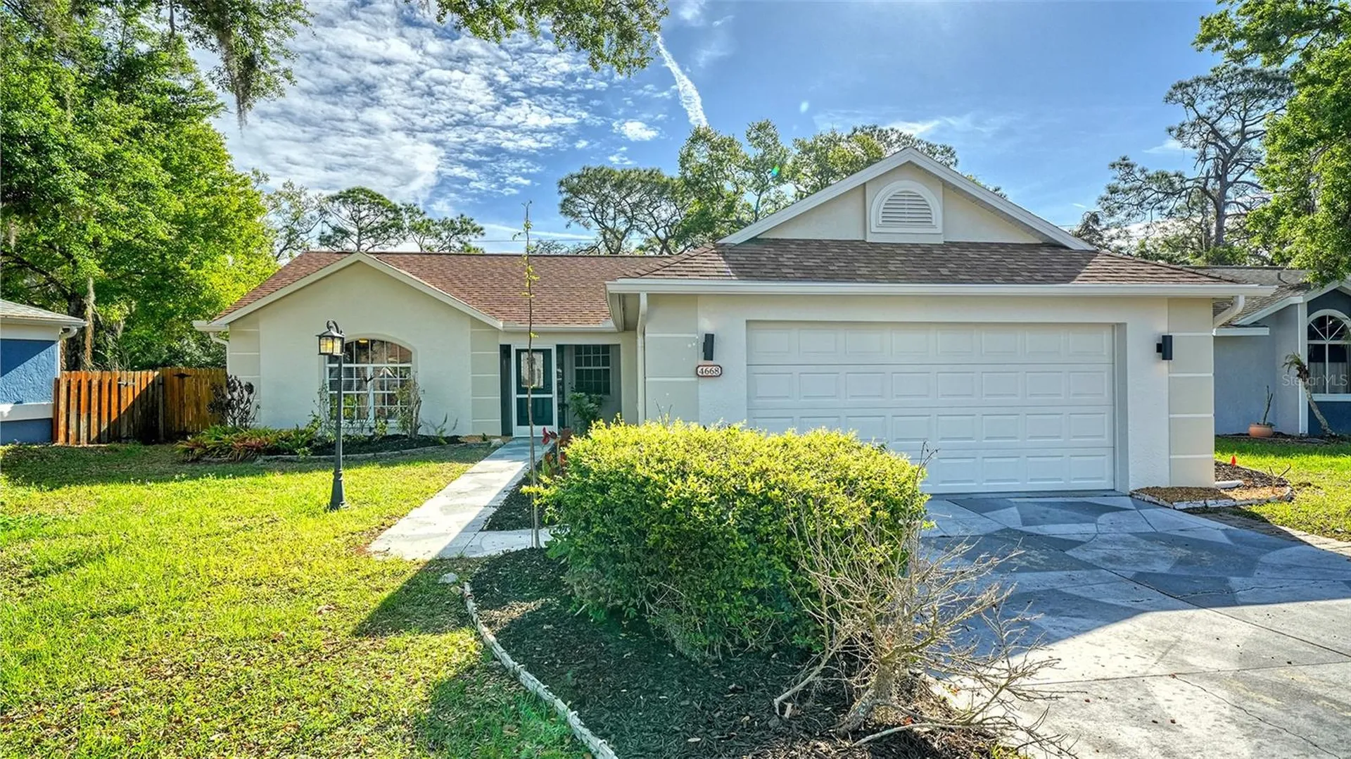 4668 Hamlets Grove Drive Sarasota FL 34235