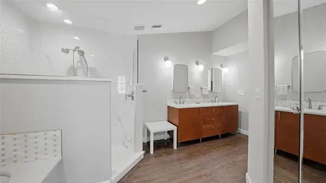 4668 Hamlets Grove Drive Sarasota FL 34235