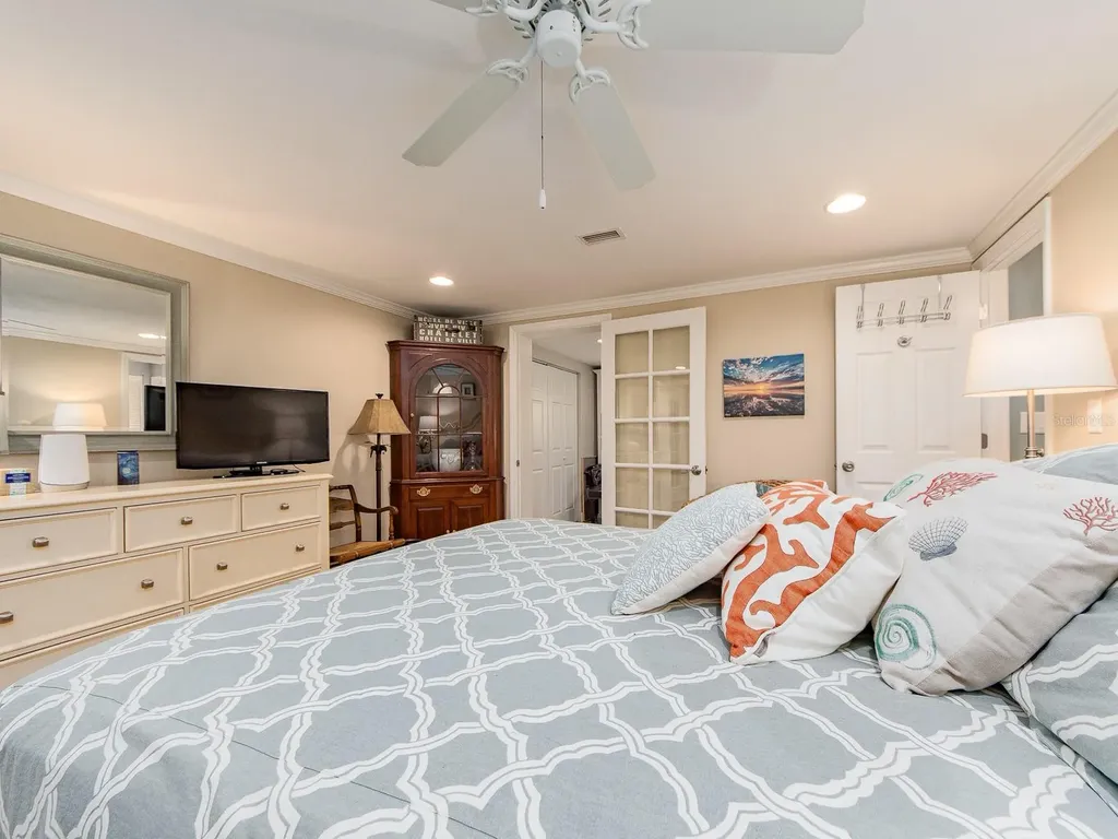707 Snug Island Clearwater Beach FL 33767