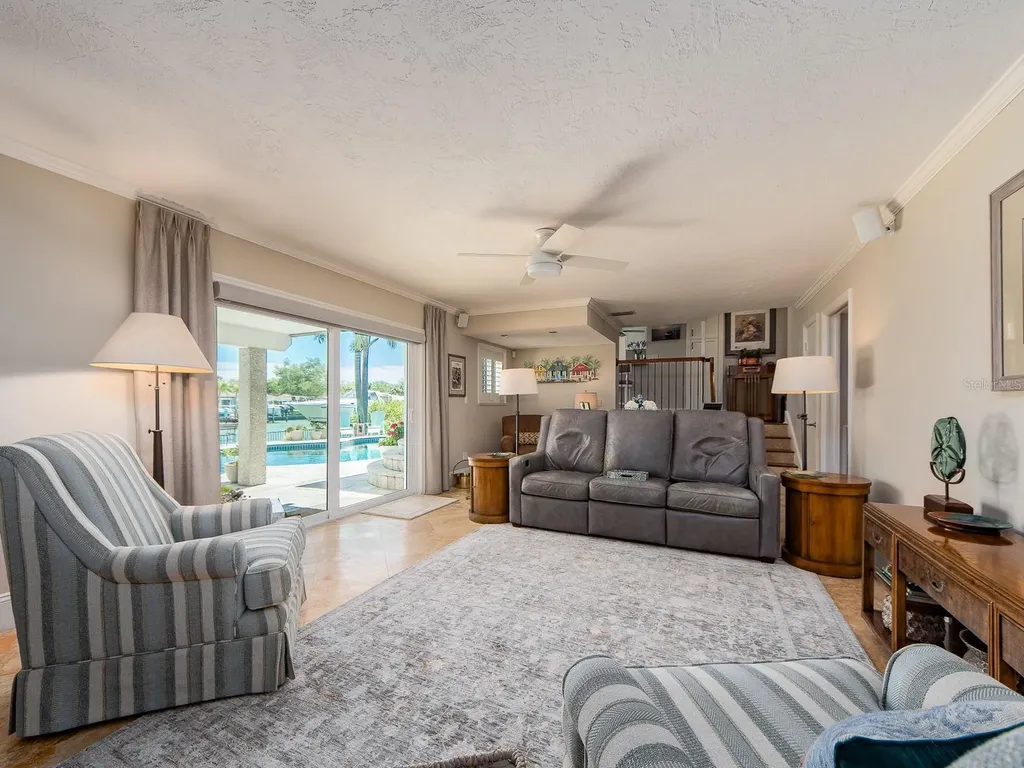 707 Snug Island Clearwater Beach FL 33767