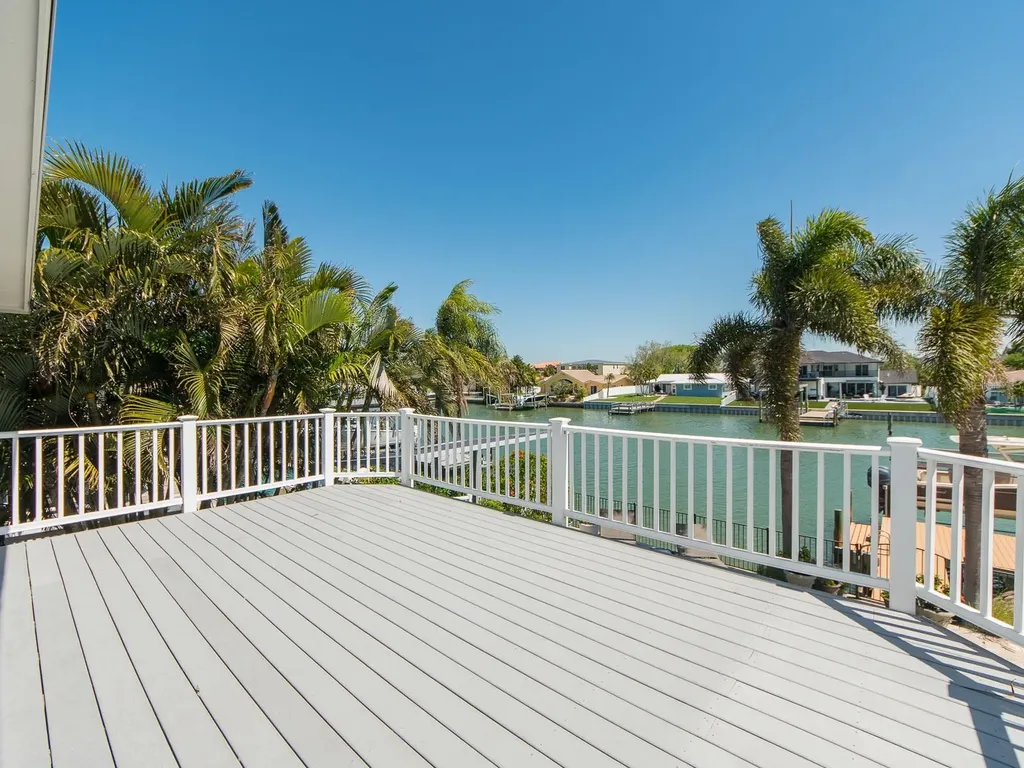 707 Snug Island Clearwater Beach FL 33767