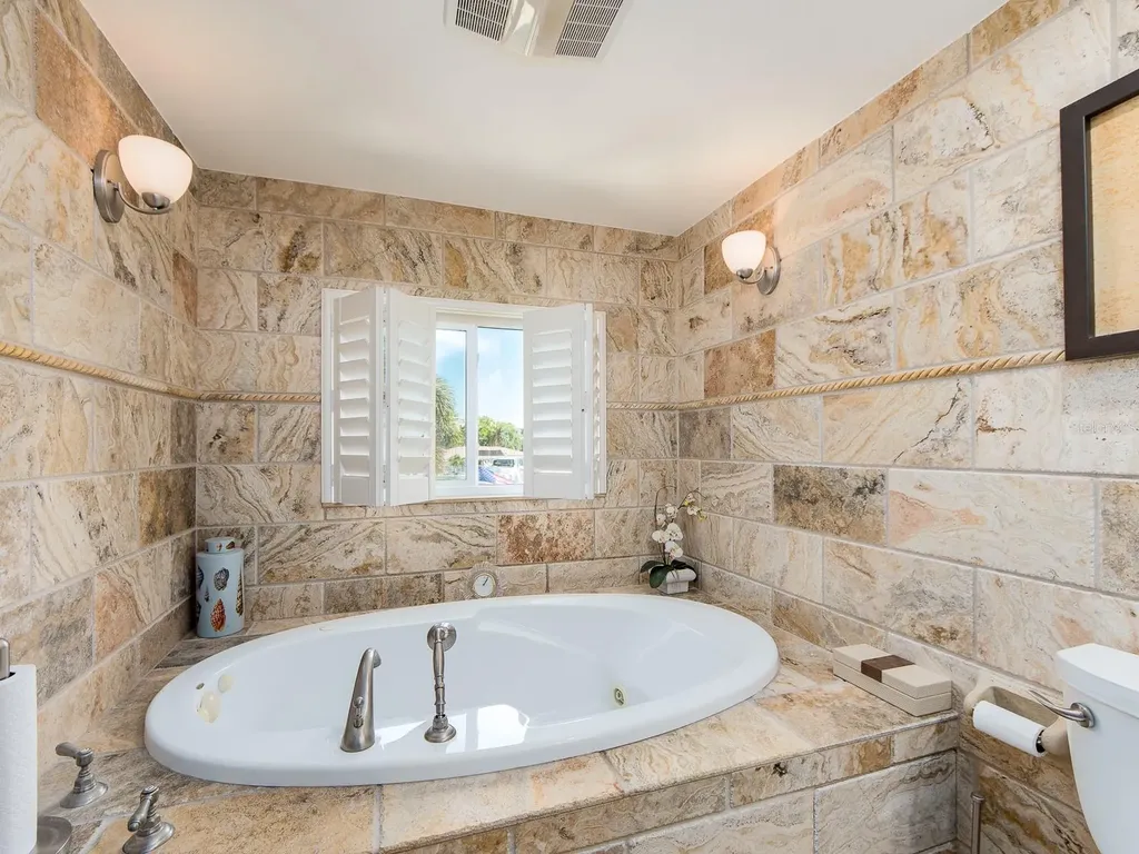 707 Snug Island Clearwater Beach FL 33767