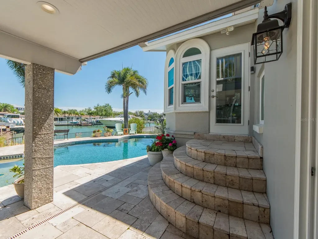 707 Snug Island Clearwater Beach FL 33767