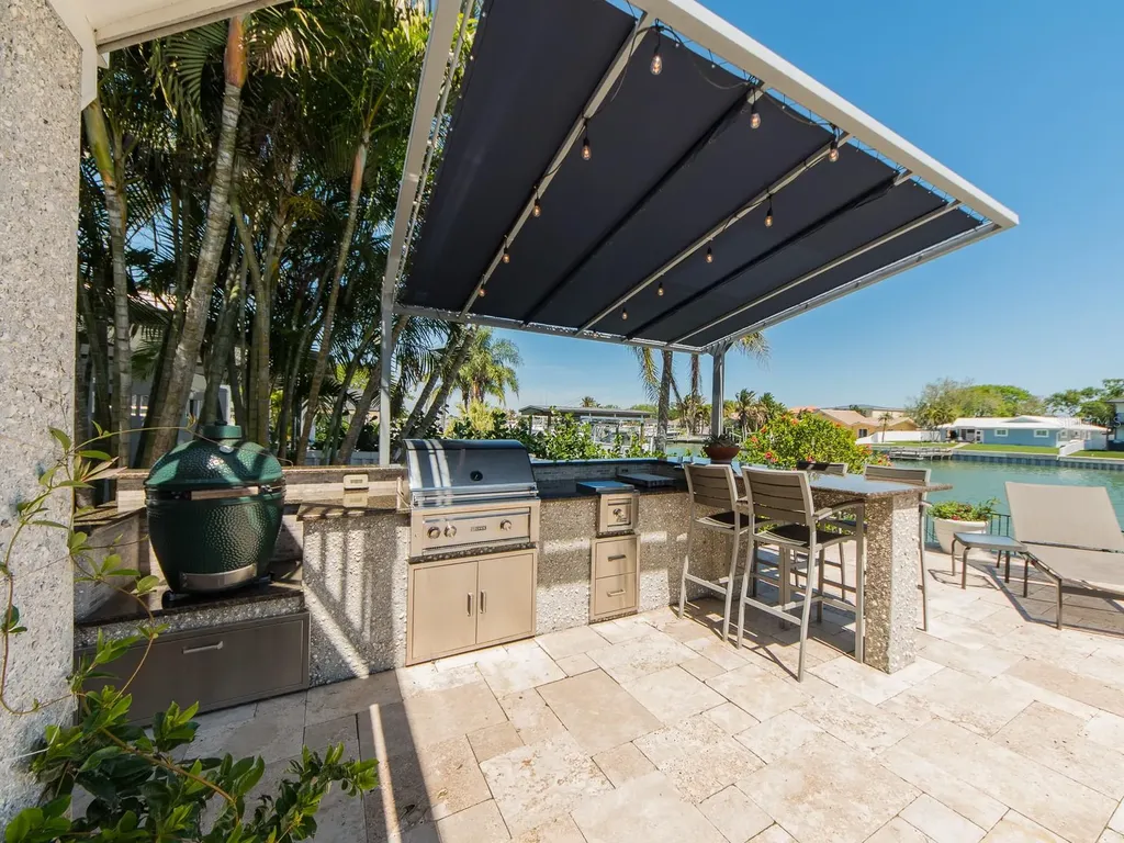 707 Snug Island Clearwater Beach FL 33767