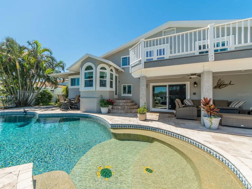 707 Snug Island Clearwater Beach FL 33767