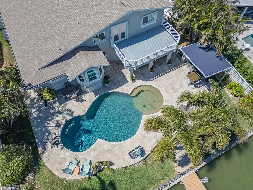 707 Snug Island Clearwater Beach FL 33767