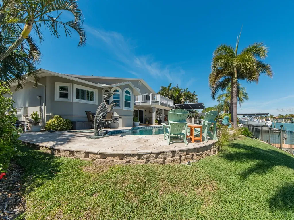 707 Snug Island Clearwater Beach FL 33767