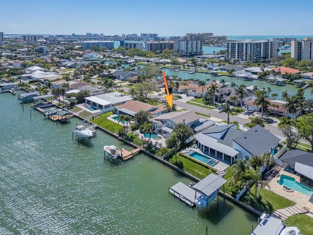 707 Snug Island Clearwater Beach FL 33767