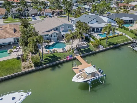 707 Snug Island Clearwater Beach FL 33767