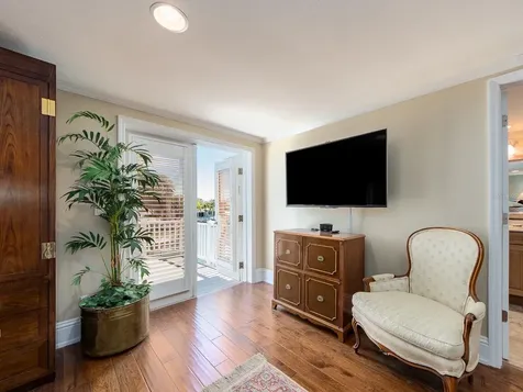707 Snug Island Clearwater Beach FL 33767