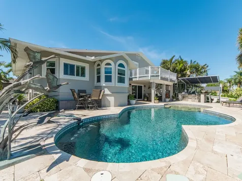 707 Snug Island Clearwater Beach FL 33767
