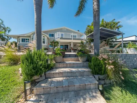 707 Snug Island Clearwater Beach FL 33767