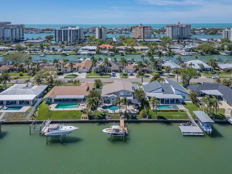 707 Snug Island Clearwater Beach FL 33767