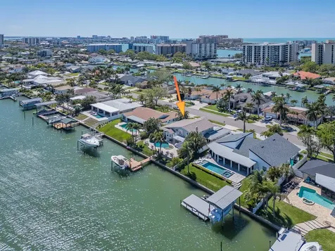 707 Snug Island Clearwater Beach FL 33767
