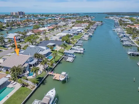 707 Snug Island Clearwater Beach FL 33767