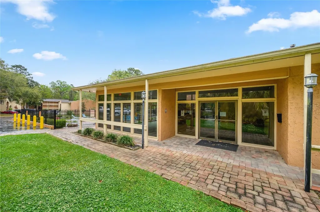 1810 NW 23rd Boulevard Gainesville FL 32605