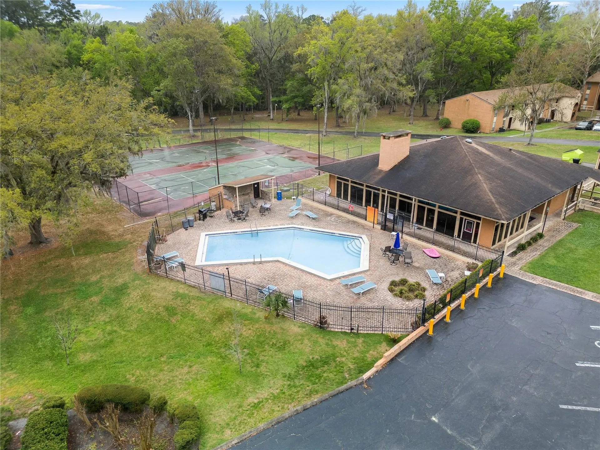 1810 NW 23rd Boulevard Gainesville FL 32605
