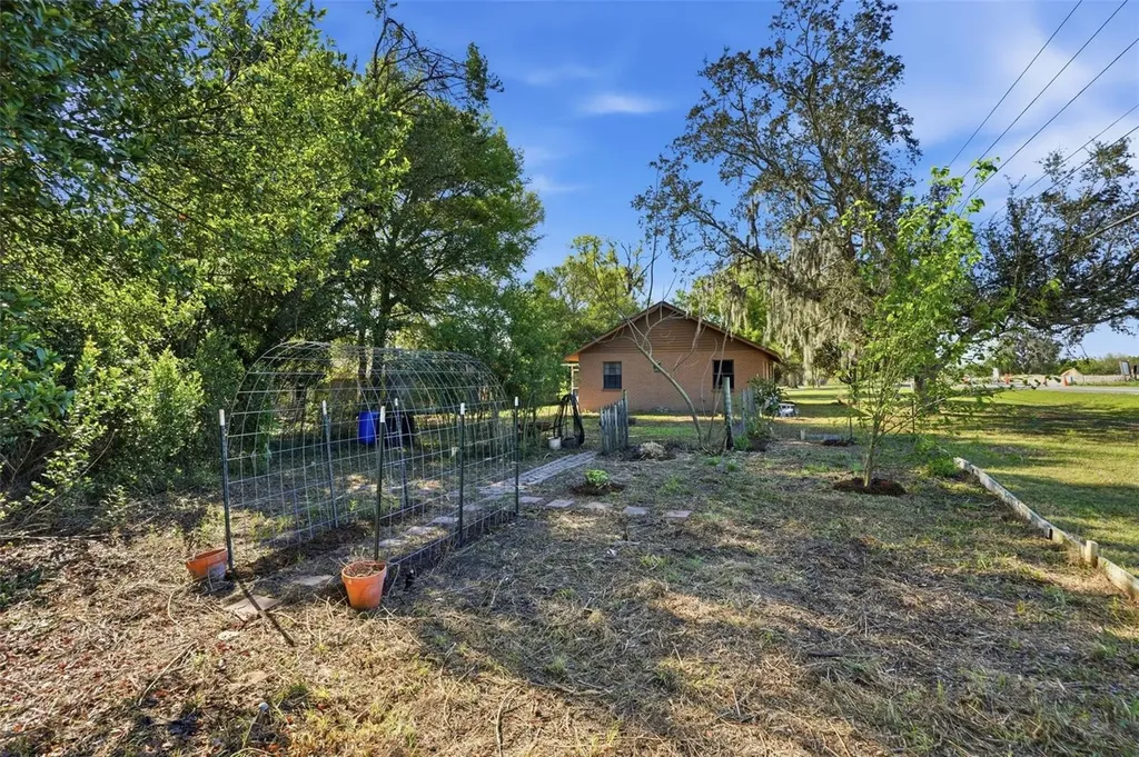 33241 Westwood Drive Dade City FL 33523
