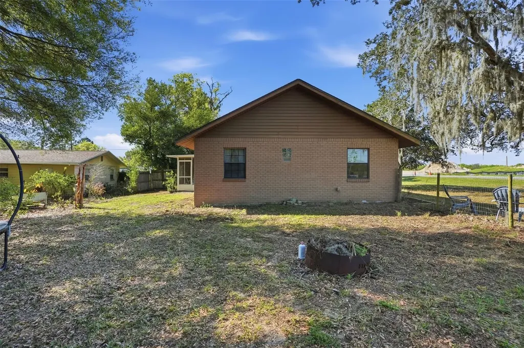 33241 Westwood Drive Dade City FL 33523