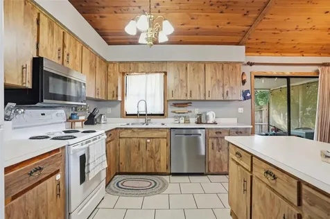 33241 Westwood Drive Dade City FL 33523