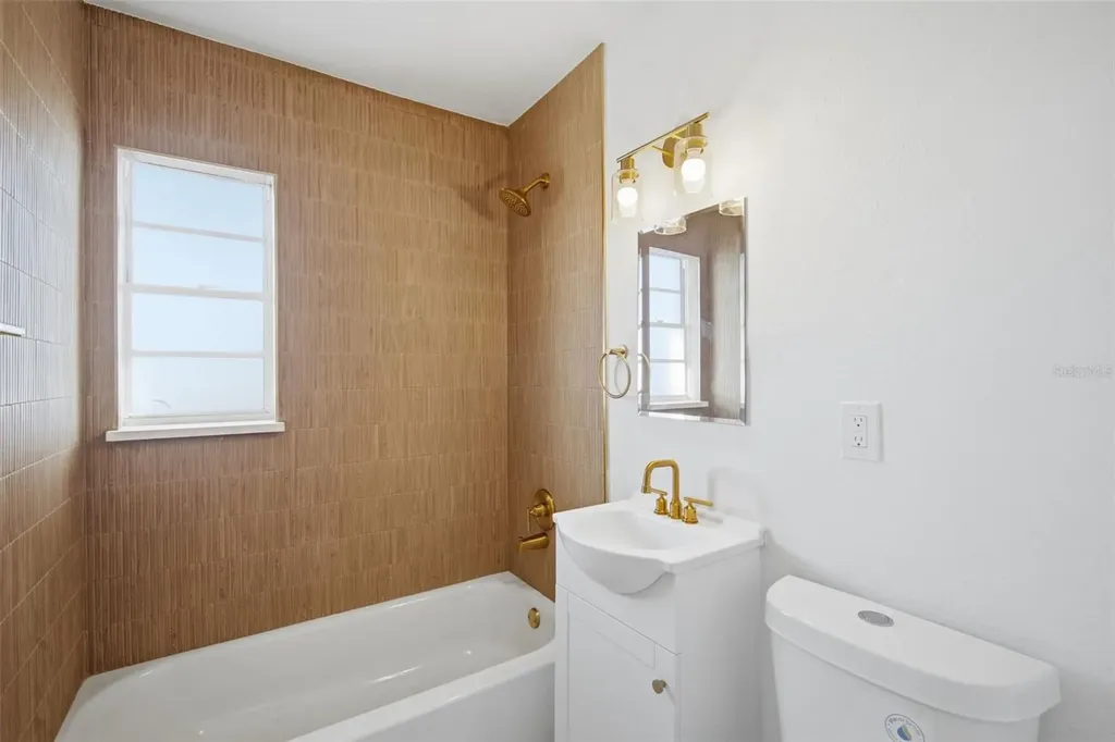 3805 W Pearl Avenue Tampa FL 33611