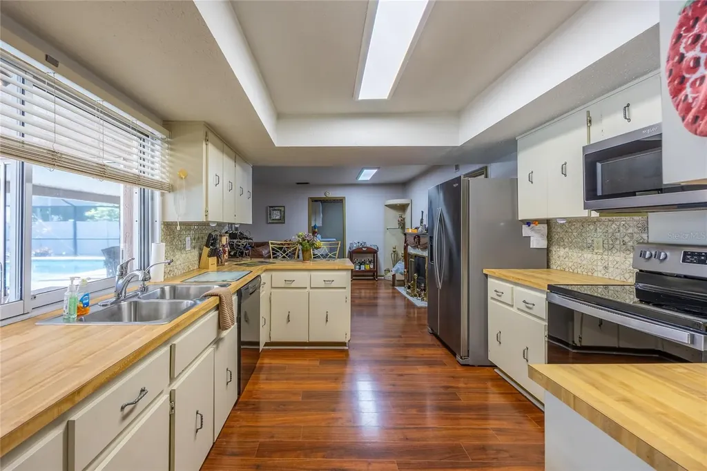 1314 SE 43rd Terrace Cape Coral FL 33904