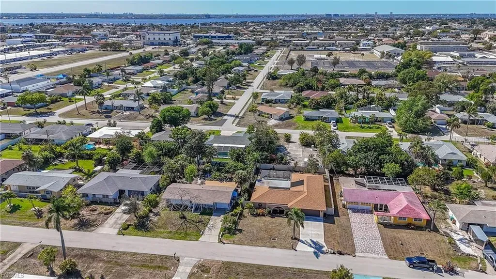 1314 SE 43rd Terrace Cape Coral FL 33904