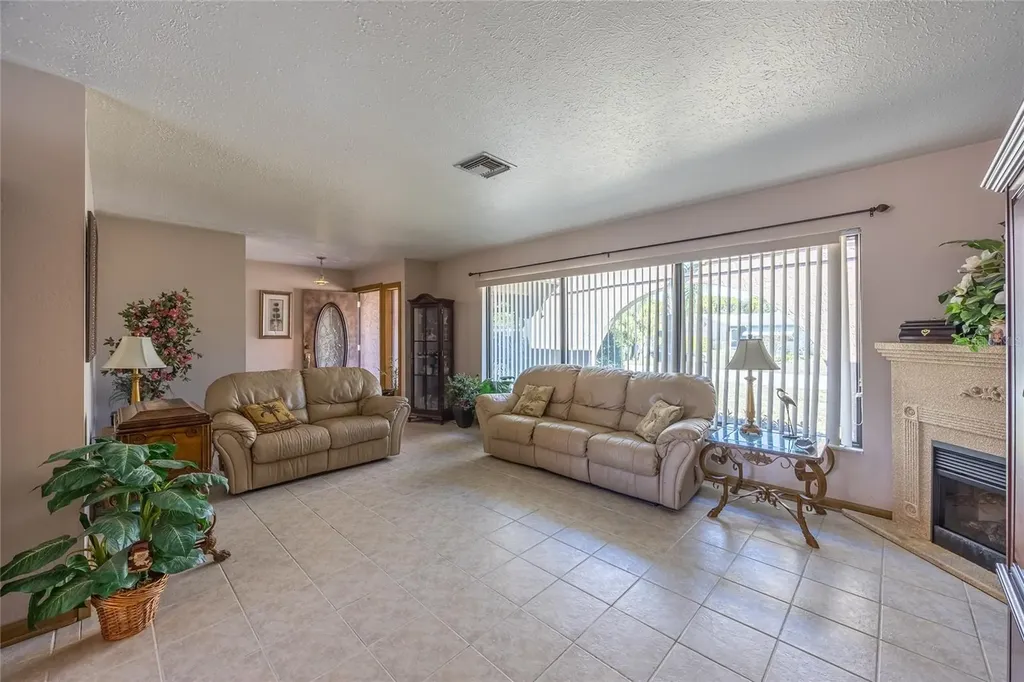 1314 SE 43rd Terrace Cape Coral FL 33904