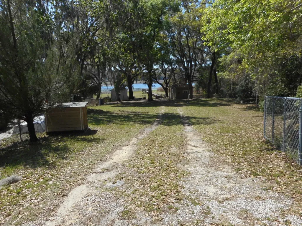 880 SW Shorewood Drive Dunnellon FL 34431