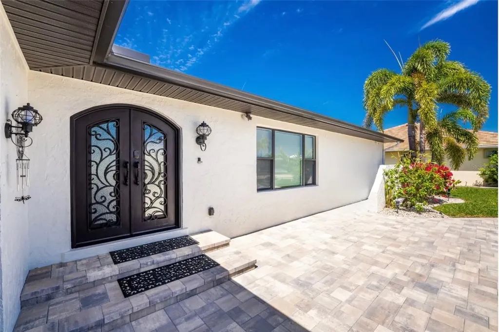 391 Via Esplanade Punta Gorda FL 33950