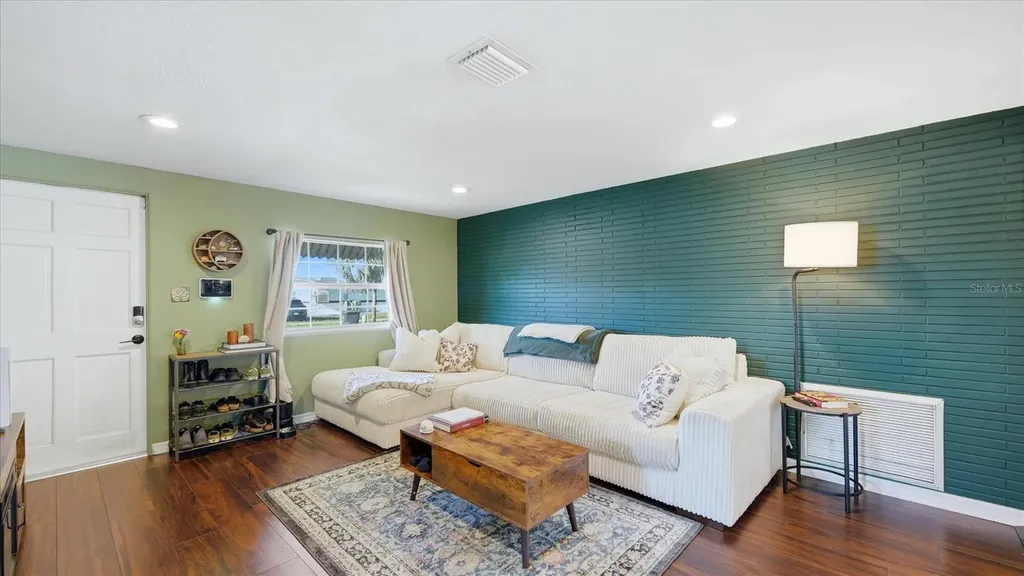 4130 57th Avenue N St Petersburg FL 33714