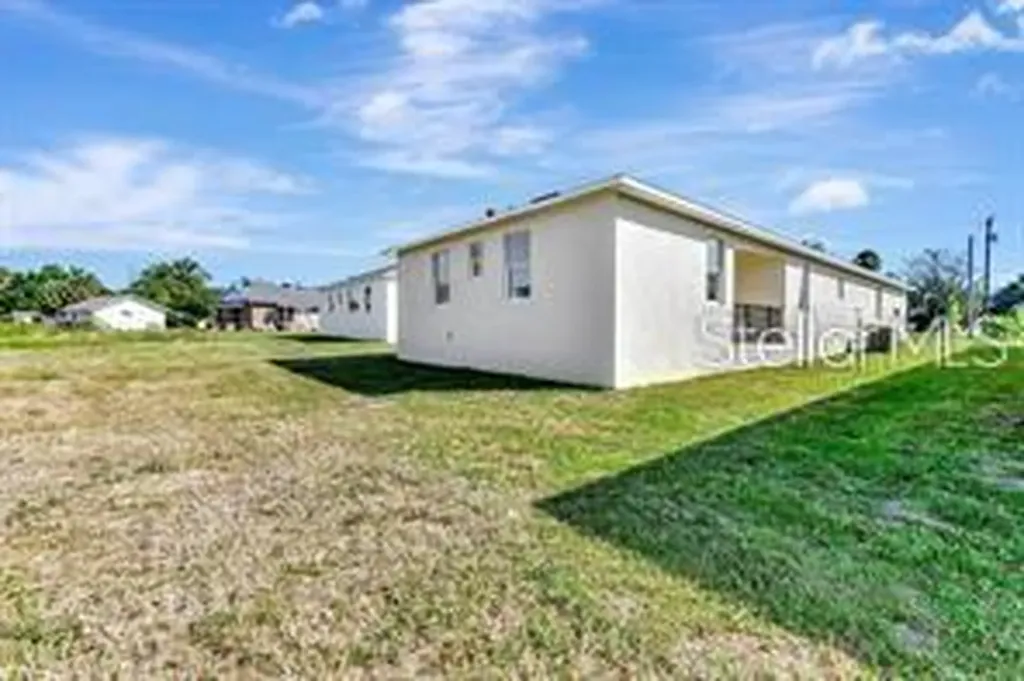 285 N Kentucky Avenue Umatilla FL 32784