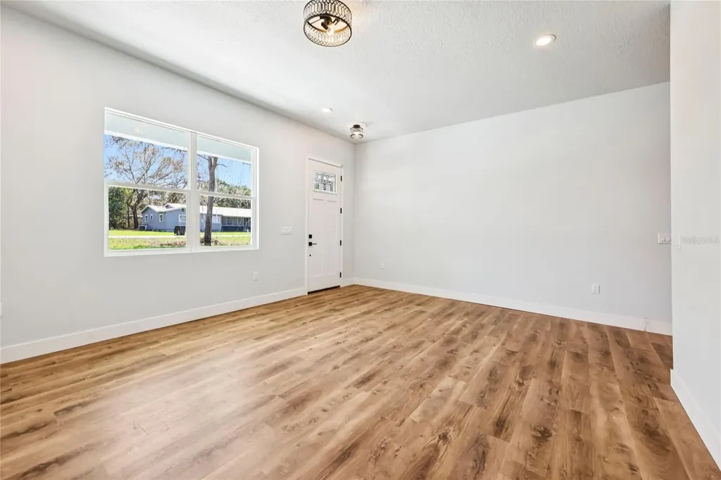 351 Mitnik Drive Deltona FL 32738