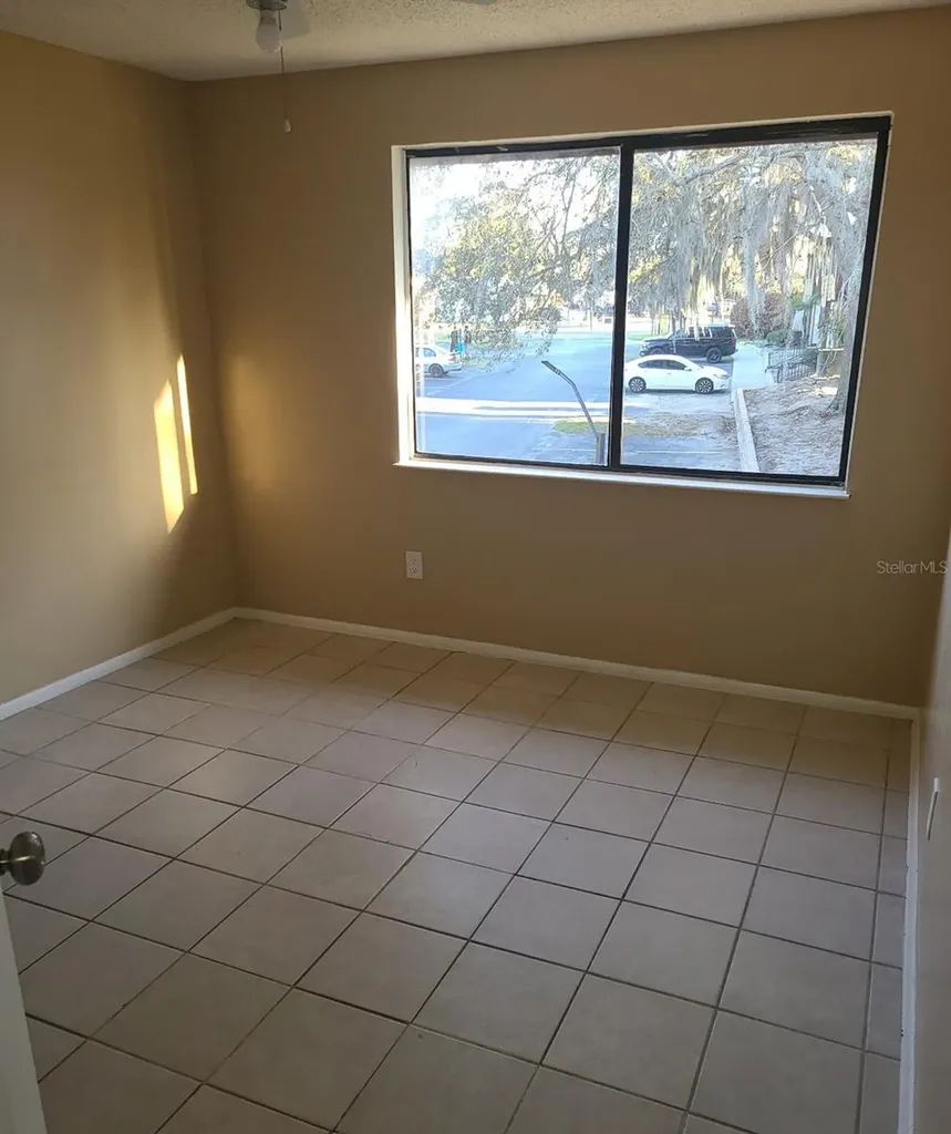 4910 Silver Oaks Village Orlando FL 32808