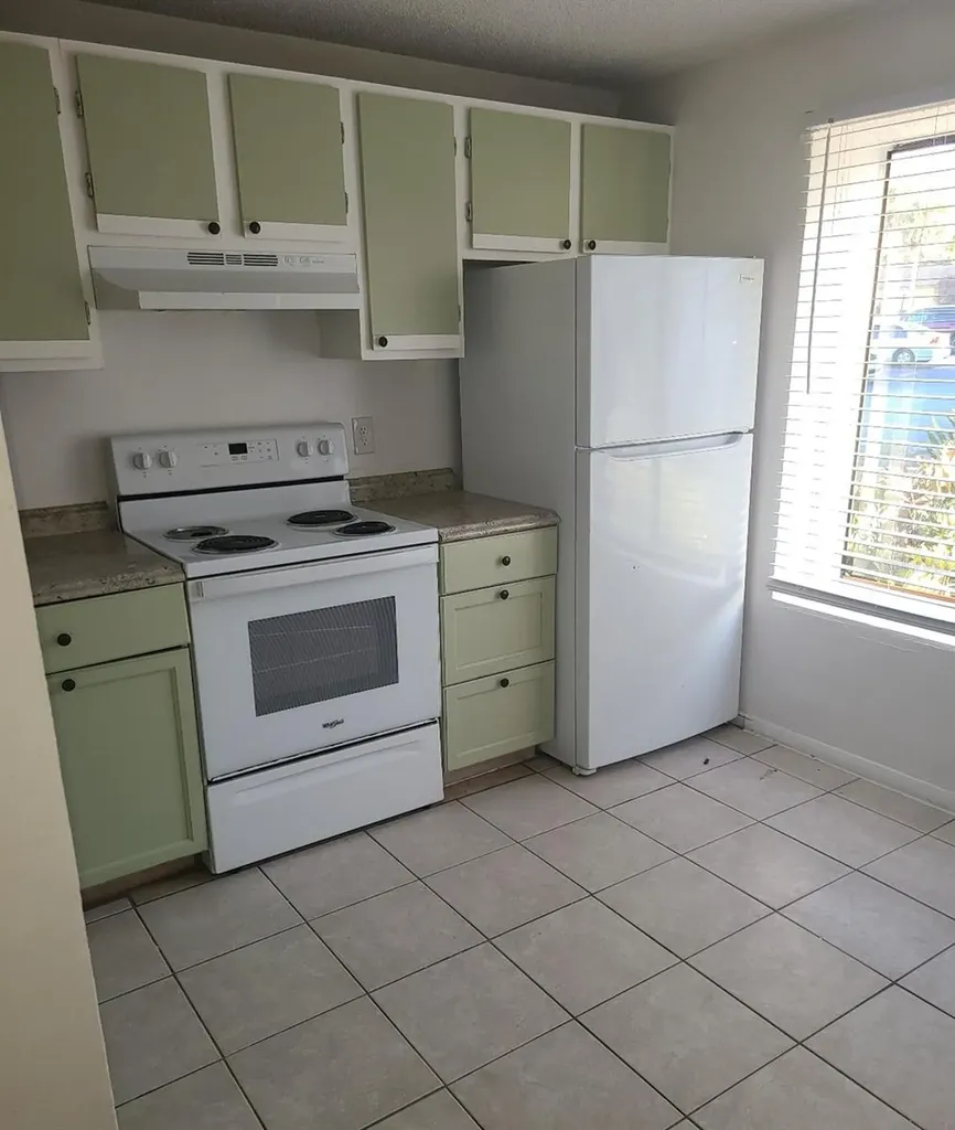 4910 Silver Oaks Village Orlando FL 32808