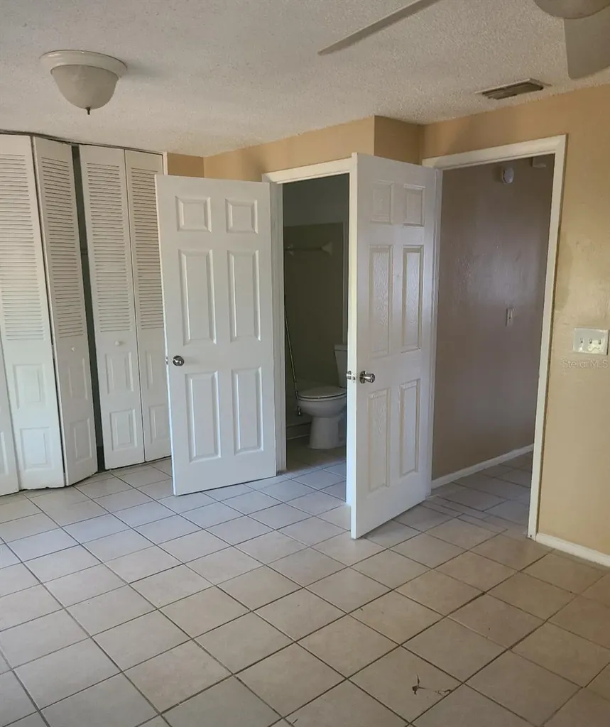 4910 Silver Oaks Village Orlando FL 32808