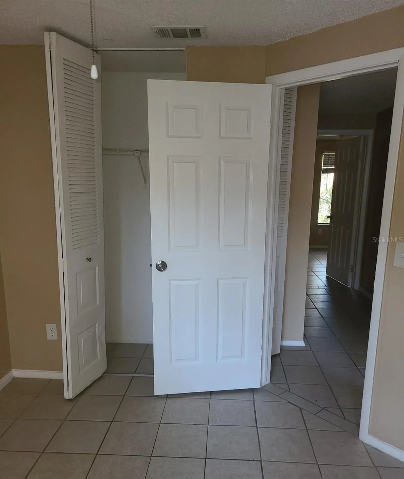 4910 Silver Oaks Village Orlando FL 32808