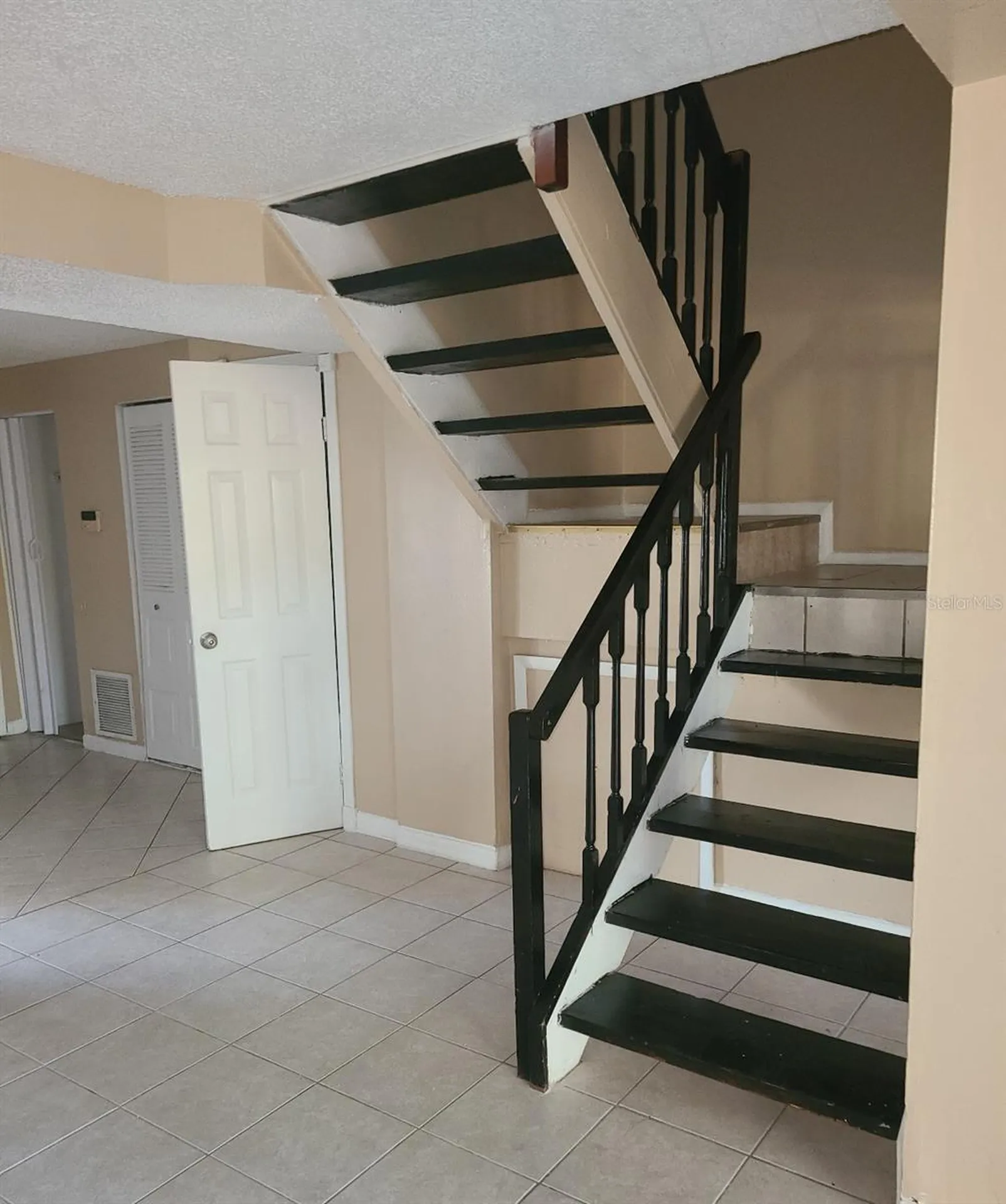 4910 Silver Oaks Village Orlando FL 32808