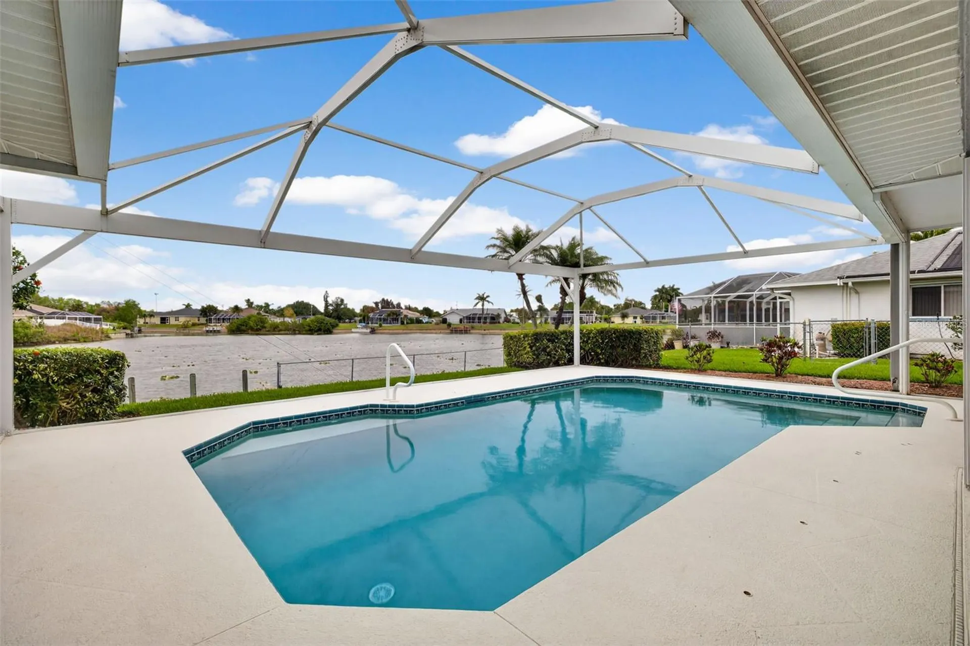 432 NE 18th Avenue Cape Coral FL 33909