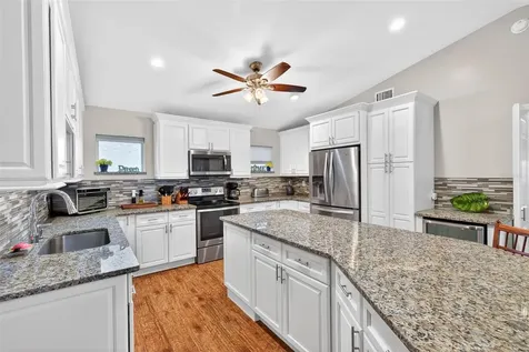 432 NE 18th Avenue Cape Coral FL 33909