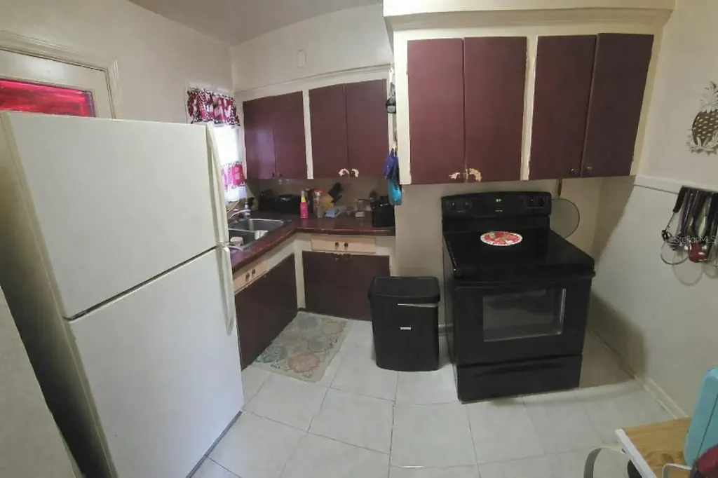 746 38th Avenue S St Petersburg FL 33705