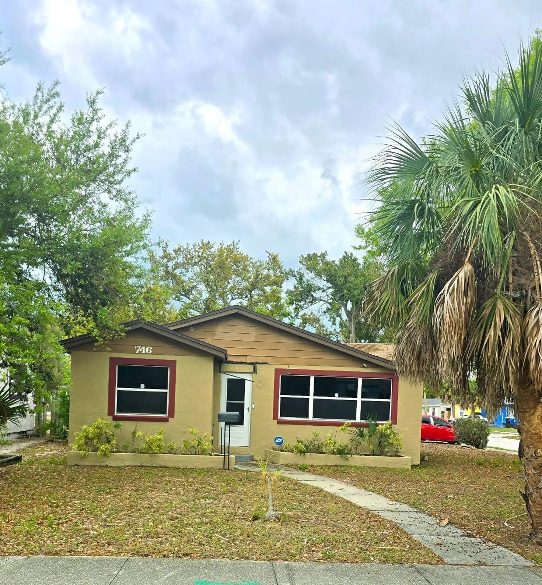 746 38th Avenue S St Petersburg FL 33705
