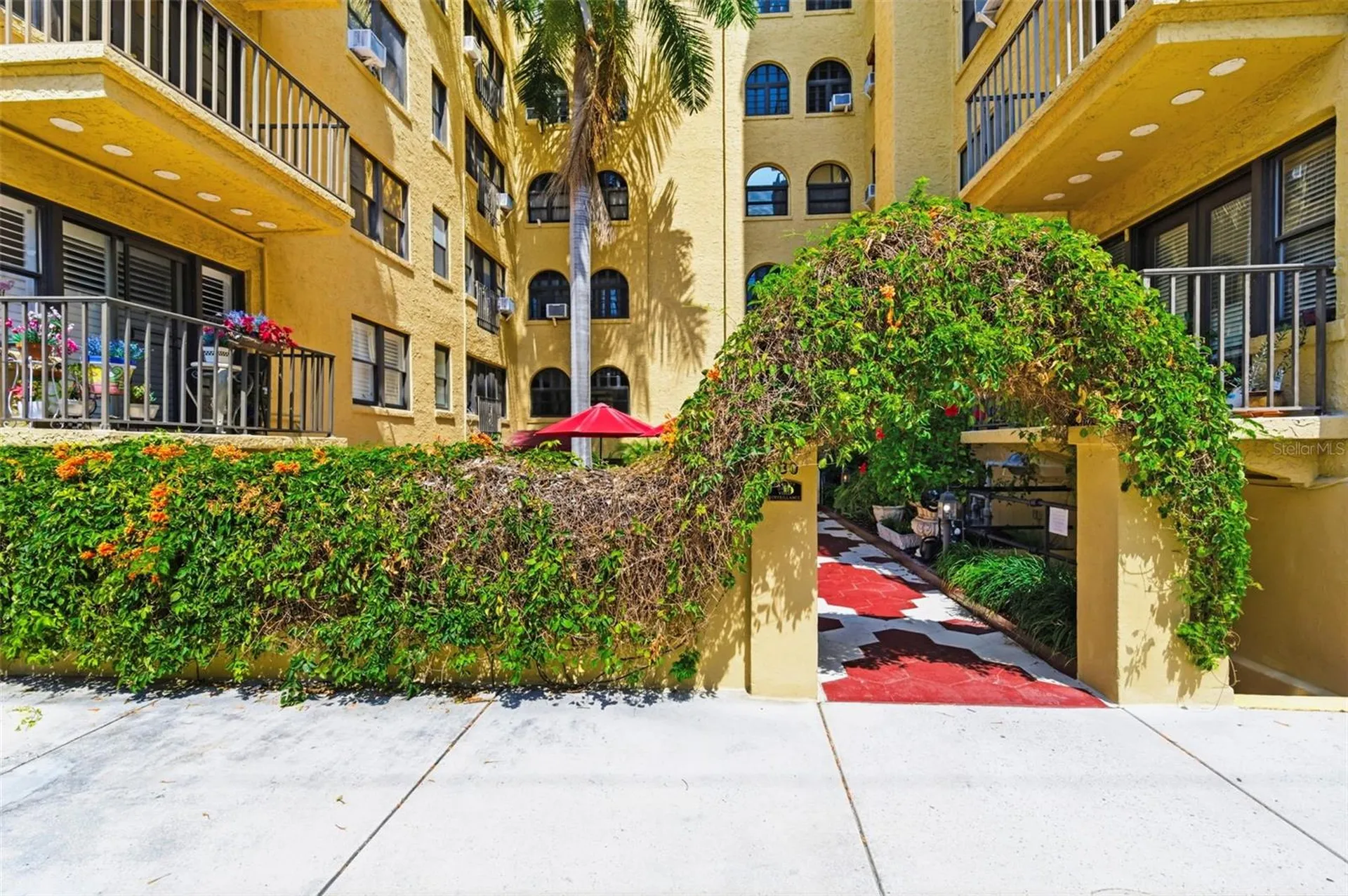130 4th Avenue N St Petersburg FL 33701