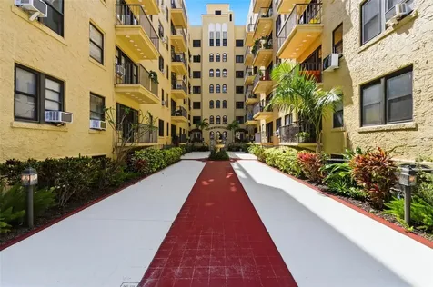 130 4th Avenue N St Petersburg FL 33701