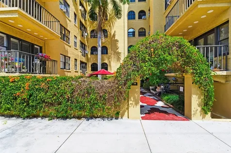 130 4th Avenue N St Petersburg FL 33701