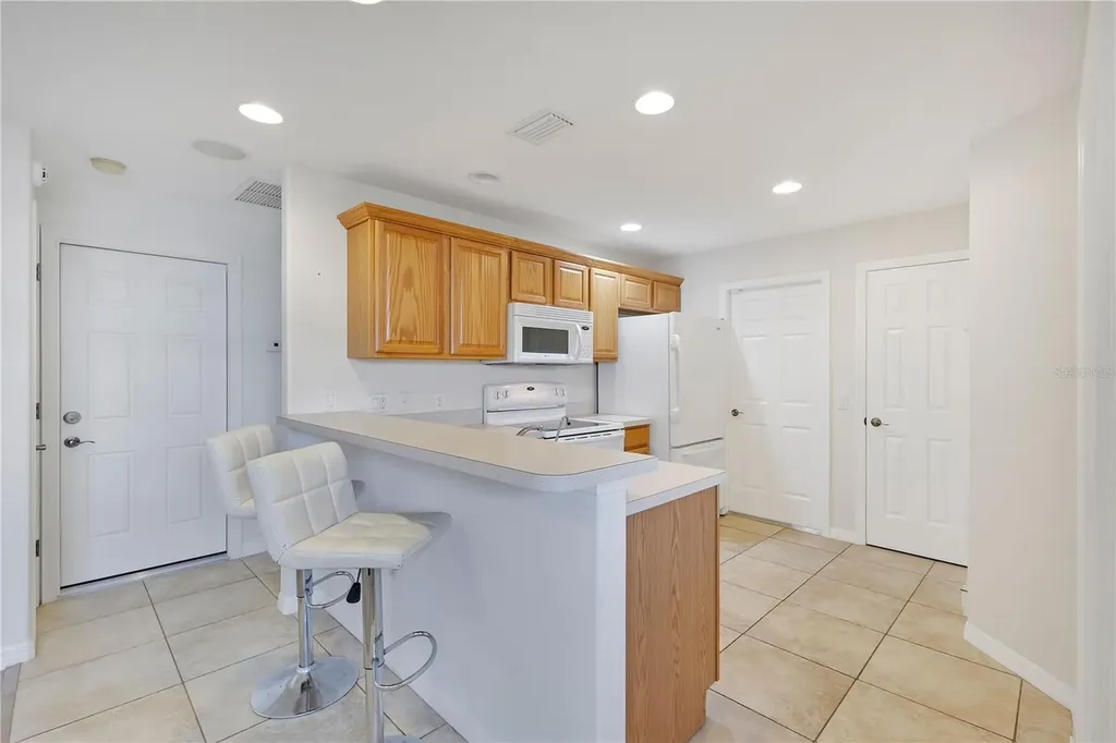 1980 Summer Court Kissimmee FL 34744