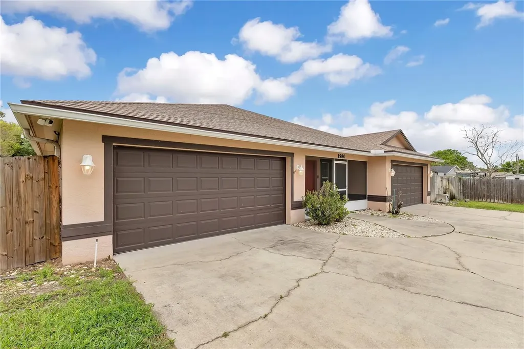 1980 Summer Court Kissimmee FL 34744