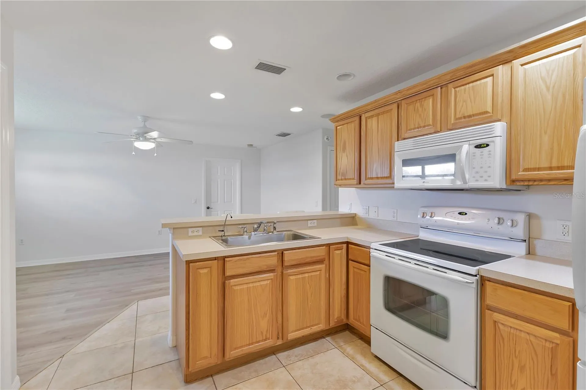 1980 Summer Court Kissimmee FL 34744