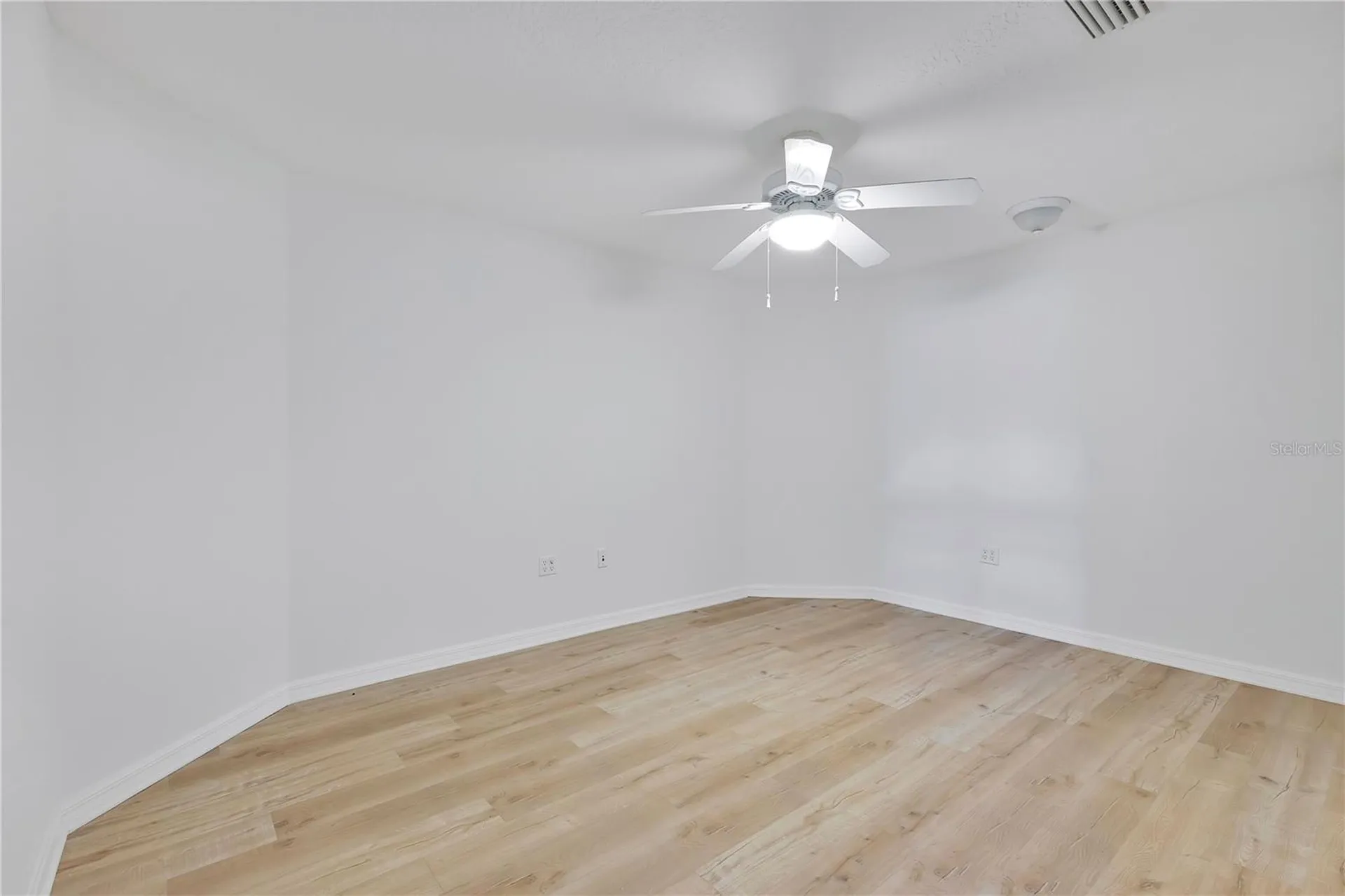 1980 Summer Court Kissimmee FL 34744